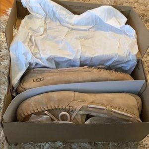 UGG Dakota Slippers: New in Box